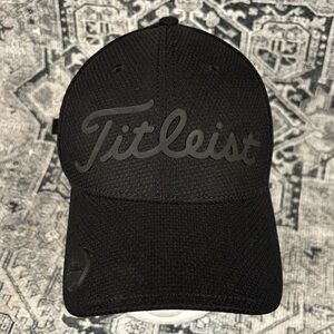 Titleist Golf Performance Hat‎ Ball Marker Magnet Adjustable Black Fuzzy Zoeller